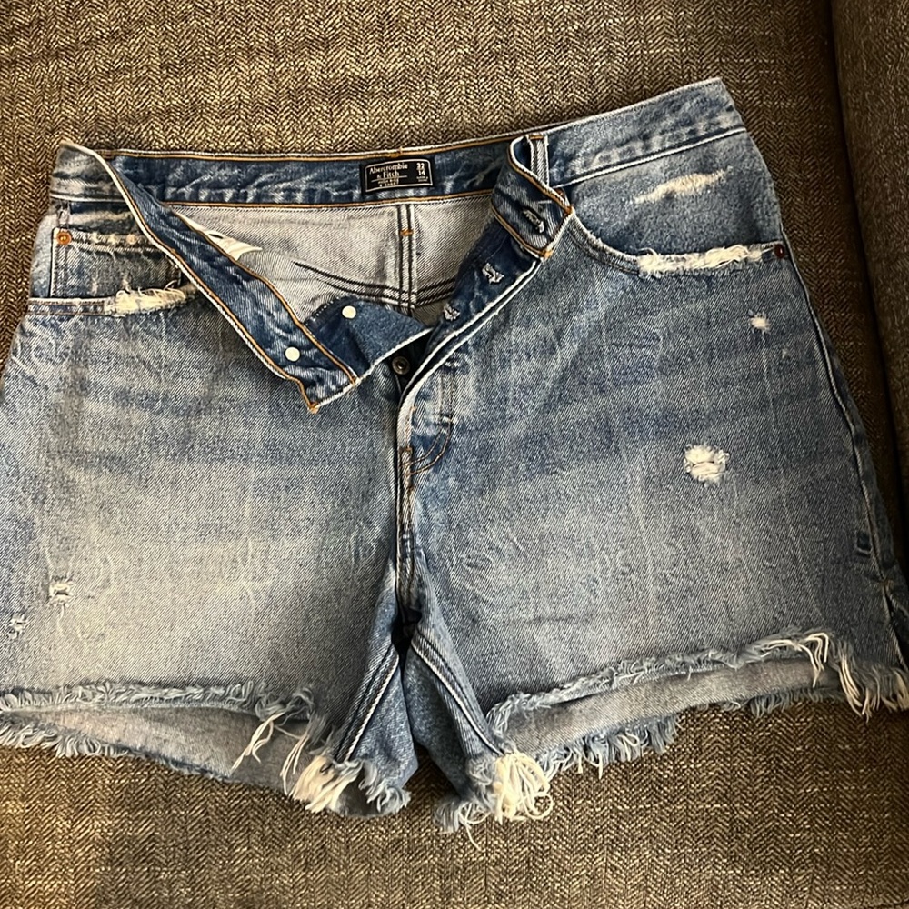Abercrombie & Fitch High Rise 4” Shorts